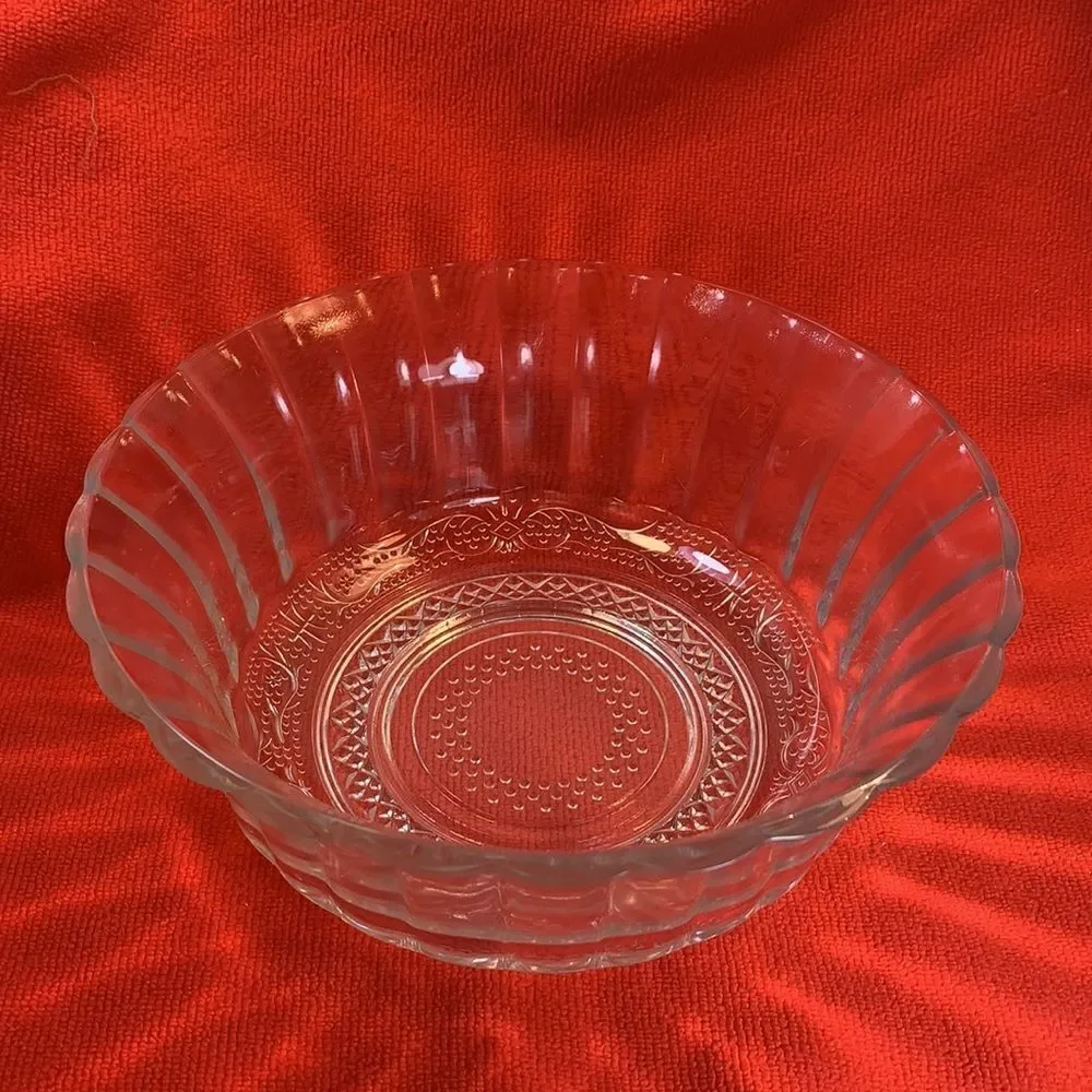 Glass Ware 9 Inch Glass Serving Bowl Ribbed Edges Textured Bottom Hand Wash Only